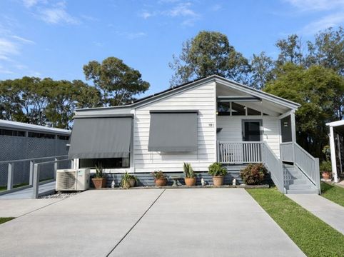 Accessible Living with Views!