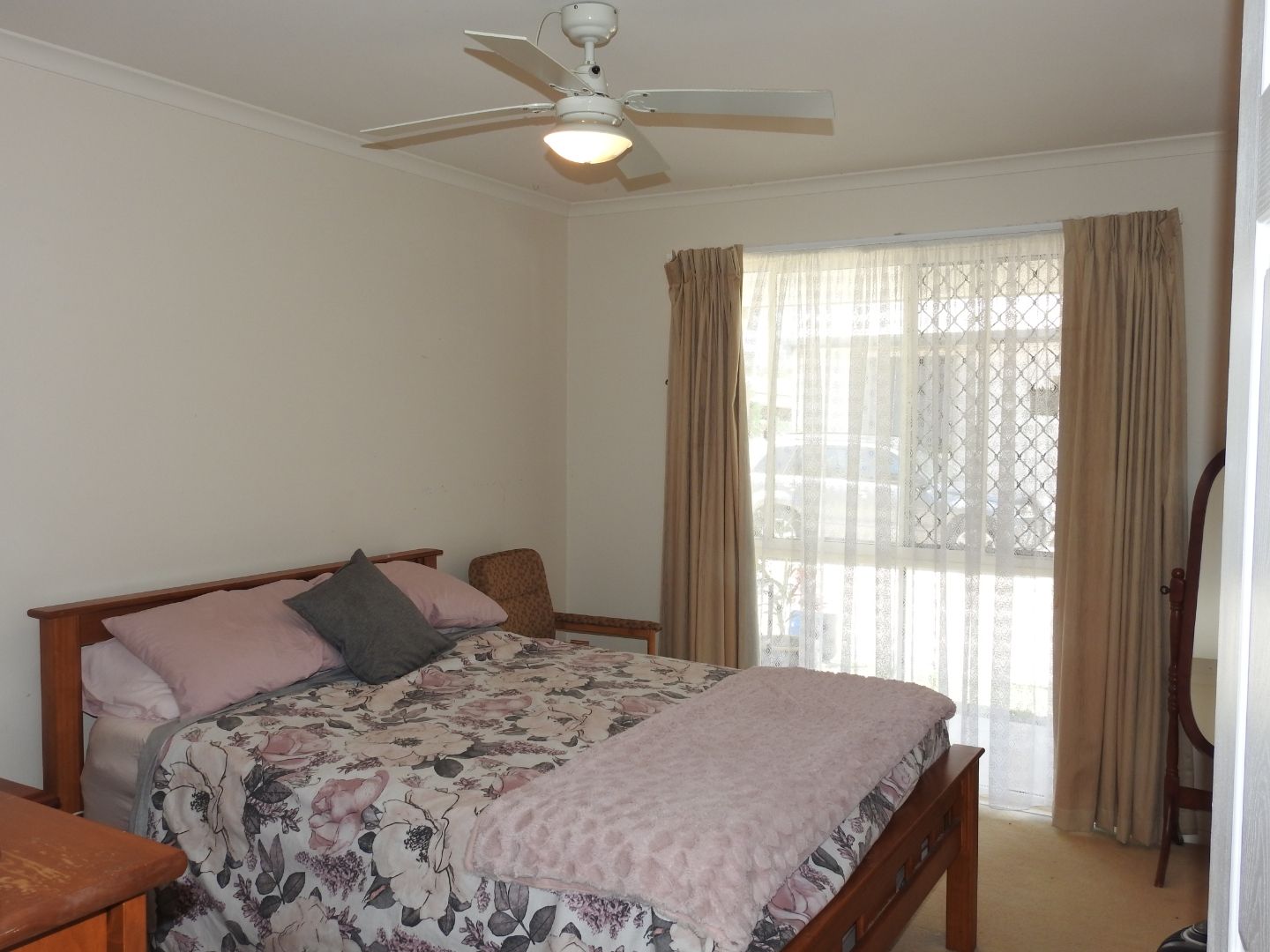 Easy stroll to the Lake