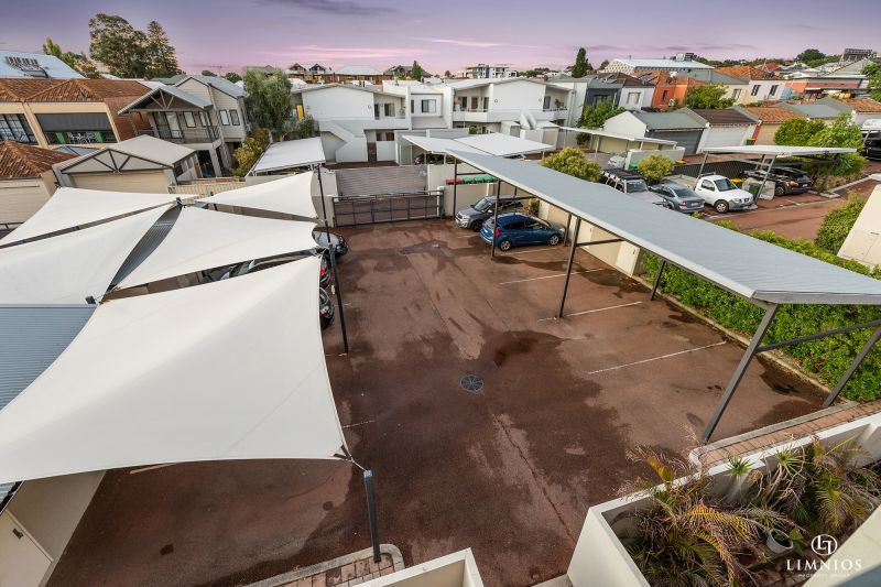 Top Floor with City Vistas!