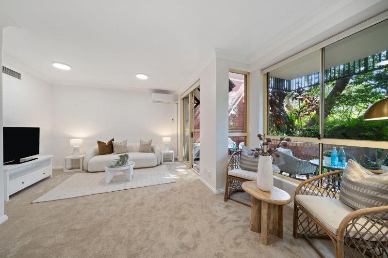 Private and lush garden apartment