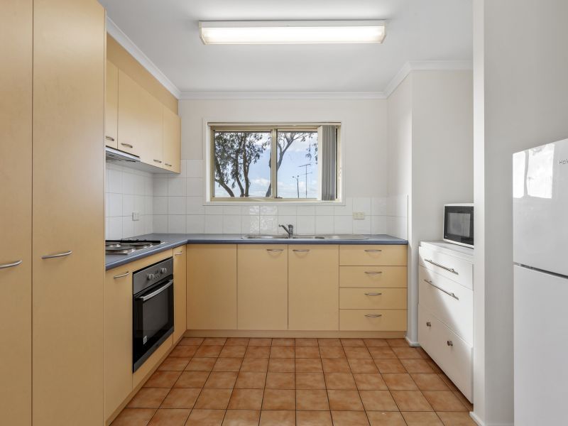 Rent in Seniors Community - 3 bed, 2 bath self-catered unit with kitchen