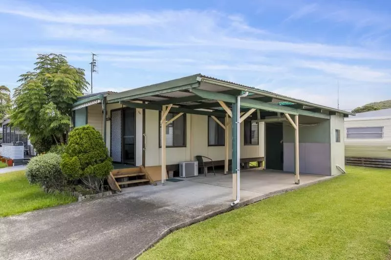 Relaxed Coastal Living in a Peaceful Community