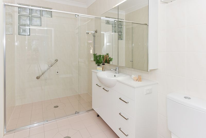 One-bedroom apartment with enclosed sunroom