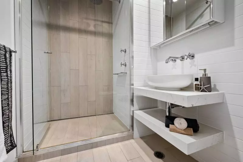 Modern Design, Location and Professional Lifestyle!