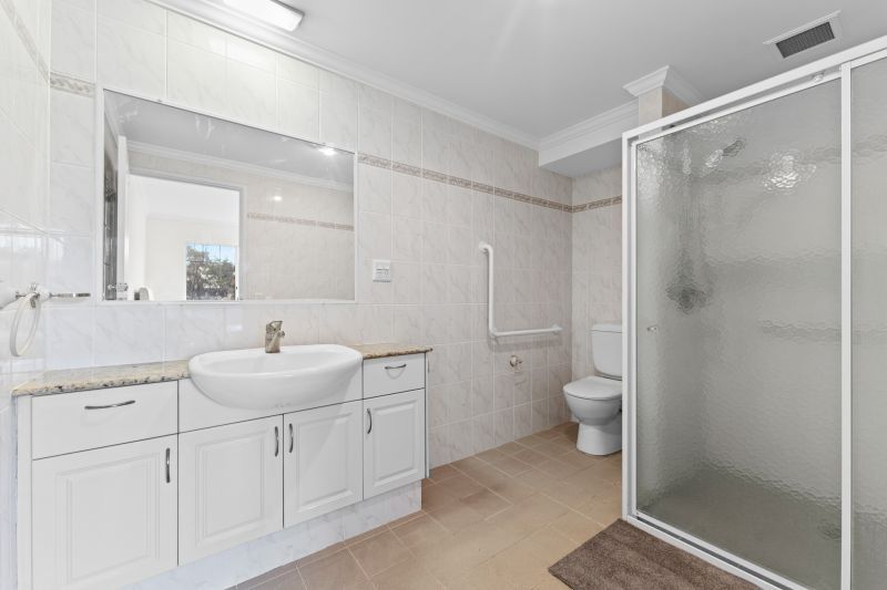 Three Bedroom Retirement Home, Don't Miss Out.....