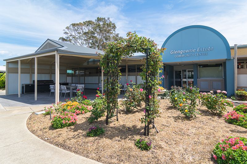 Live by the sea and enjoy your retirement in style!