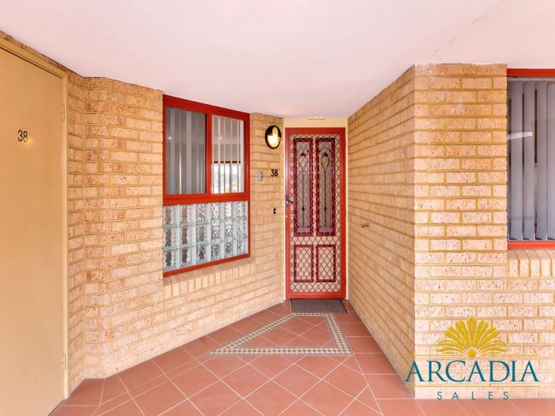 ARCADIA WATERS BICTON - Top Floor Fully Refurbished Apartment