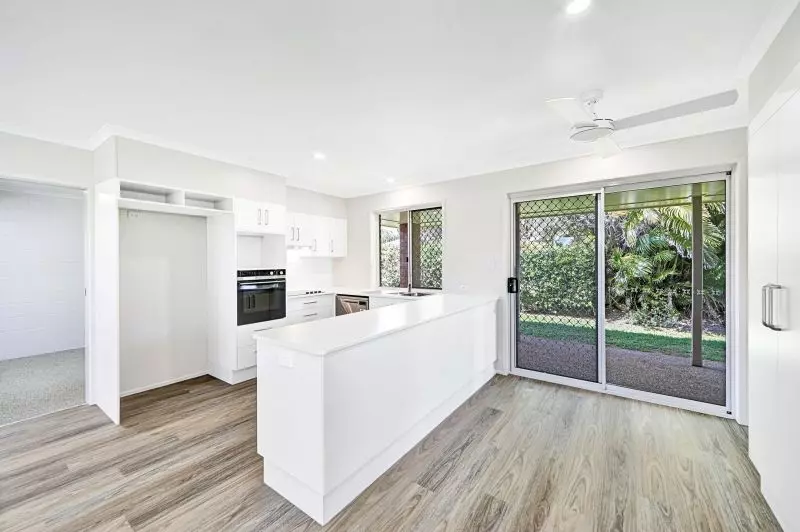 Garden views and coastal breeze!