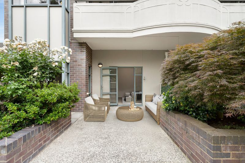 Ground-floor two-bedroom apartment