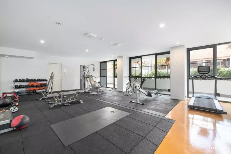 Exquisite Modern Living, Impressive with Great View!