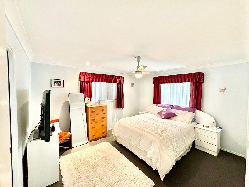 WONDERFUL LOW MAINTENANCE LIFESTYLE - GREENBANK GARDENS