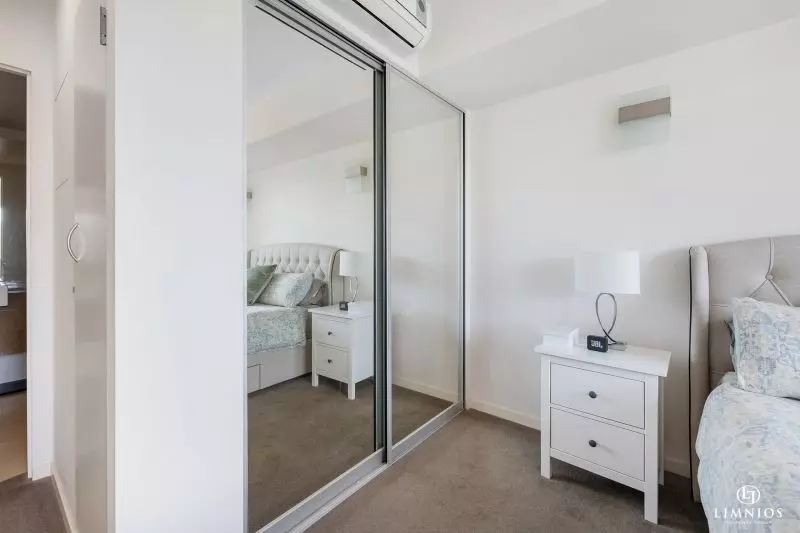 Exquisite Modern Living, Impressive with Great View!