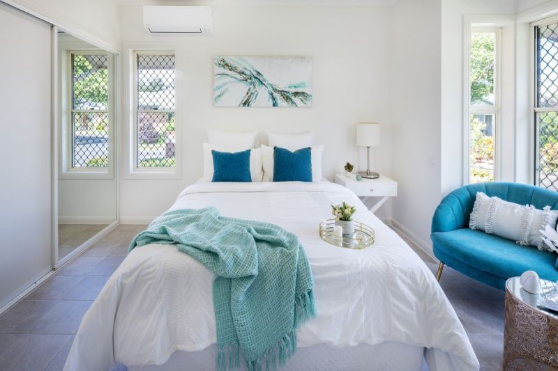 Charming two-bedroom unit close to amenities