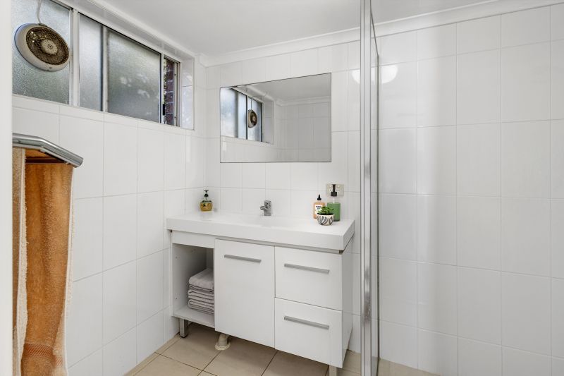 Perfectly located ground floor unit with tranquil garden surrounds.