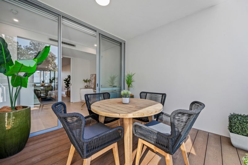 Bright, Stylish First-Floor Apartment