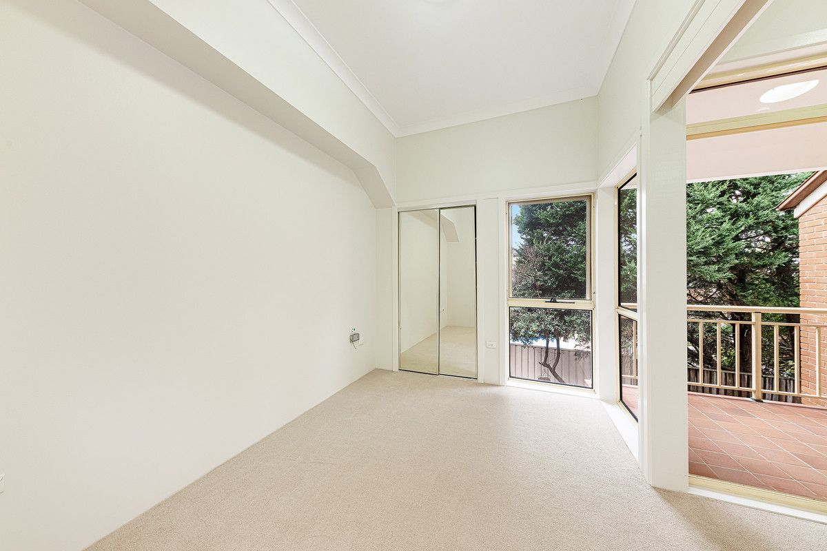 UNIQUE HIGH CEILINGS and fully renovated