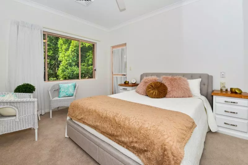 Spacious, first floor 2 bedroom apartment