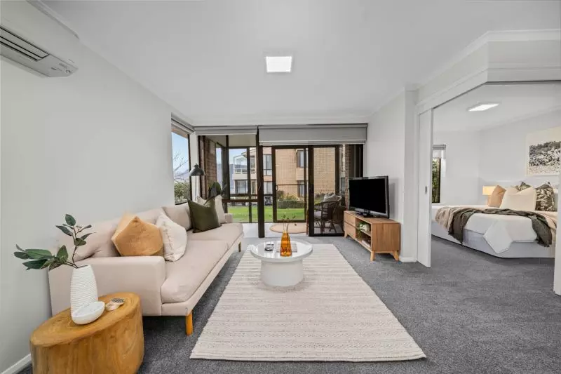 Level entry 2-bedroom villa with glimpses of the Derwent River