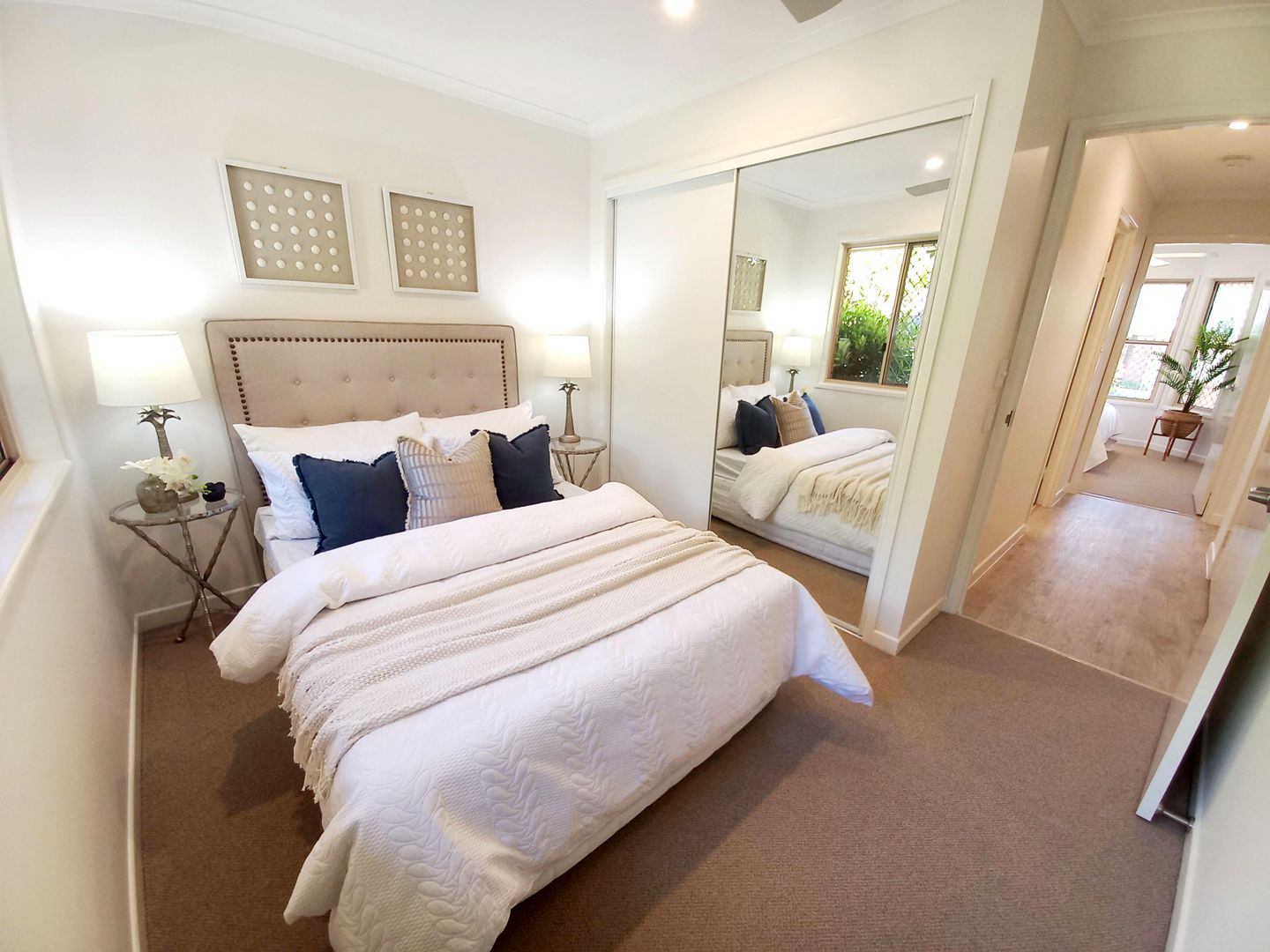 *UNDER OFFER* Ready to move in now! Unit 12