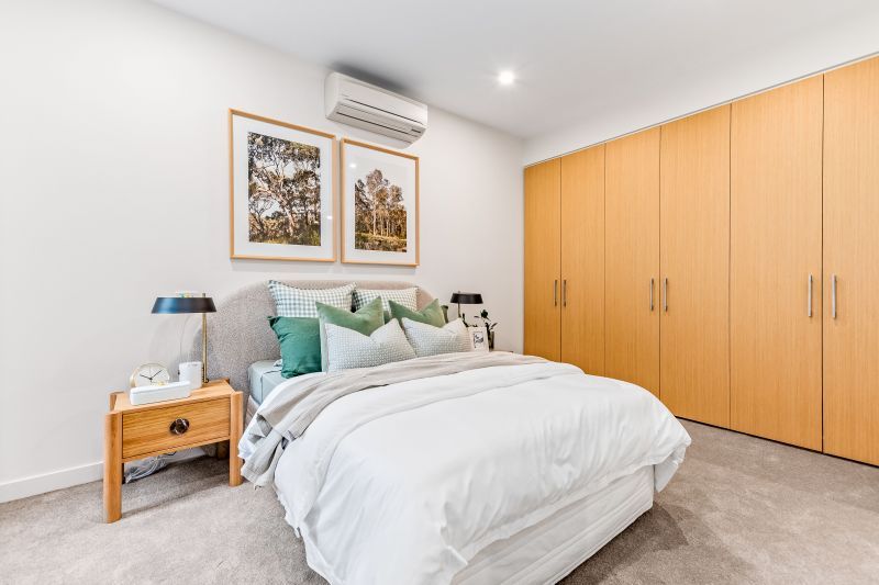 Spacious one-bedroom with tranquil courtyard garden views