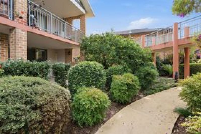 Rare 3-Bedroom Ground-Level Unit Close to Everything