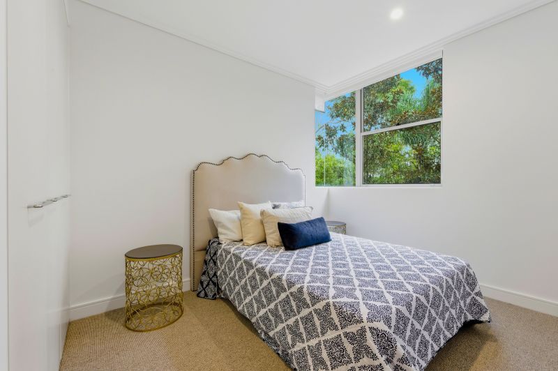 Elegant Apartment, Lush Surrounds