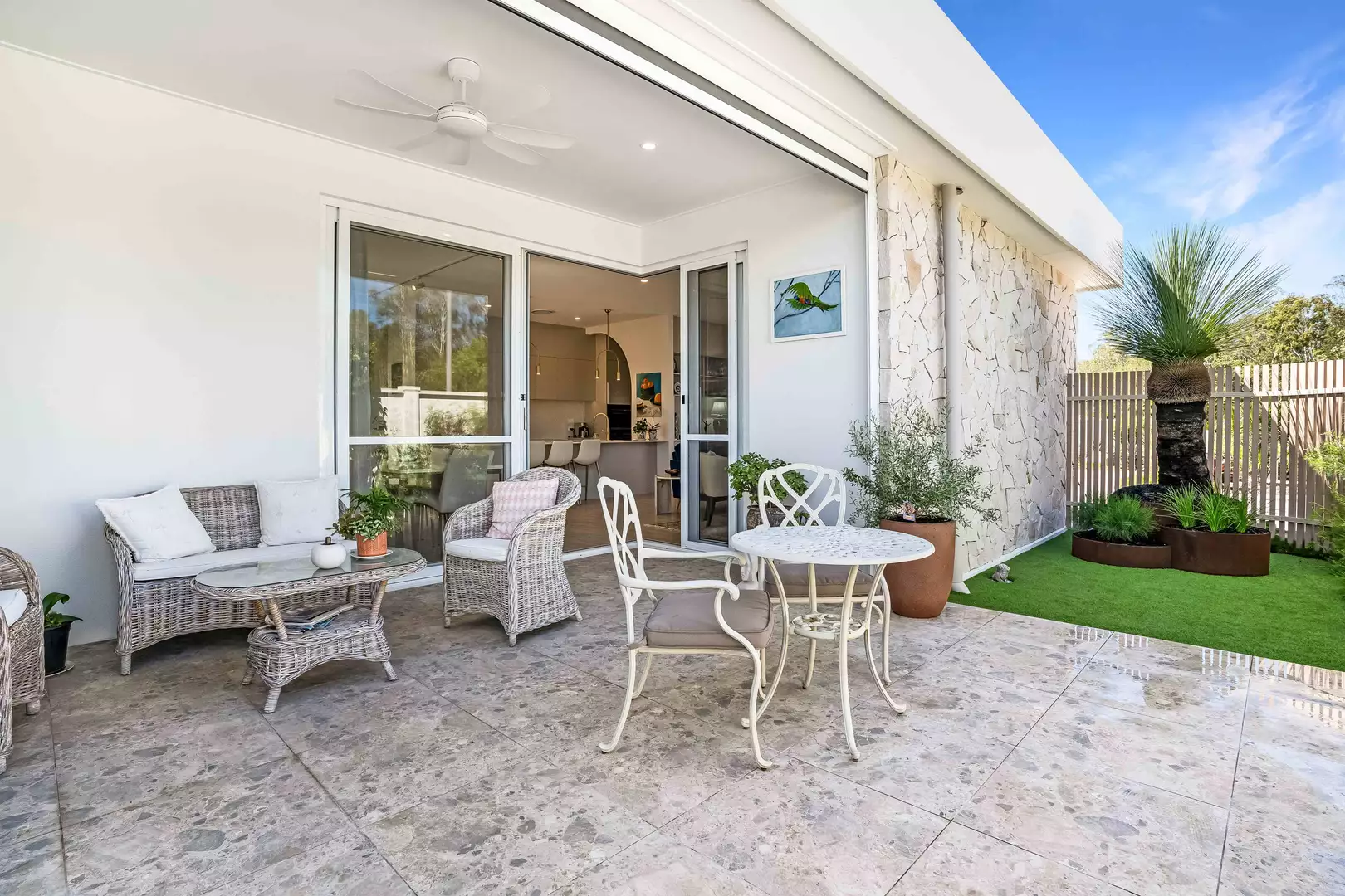 Resale - Home 149 - Tranquil Corner Retreat with Palm Lake Inspired Design