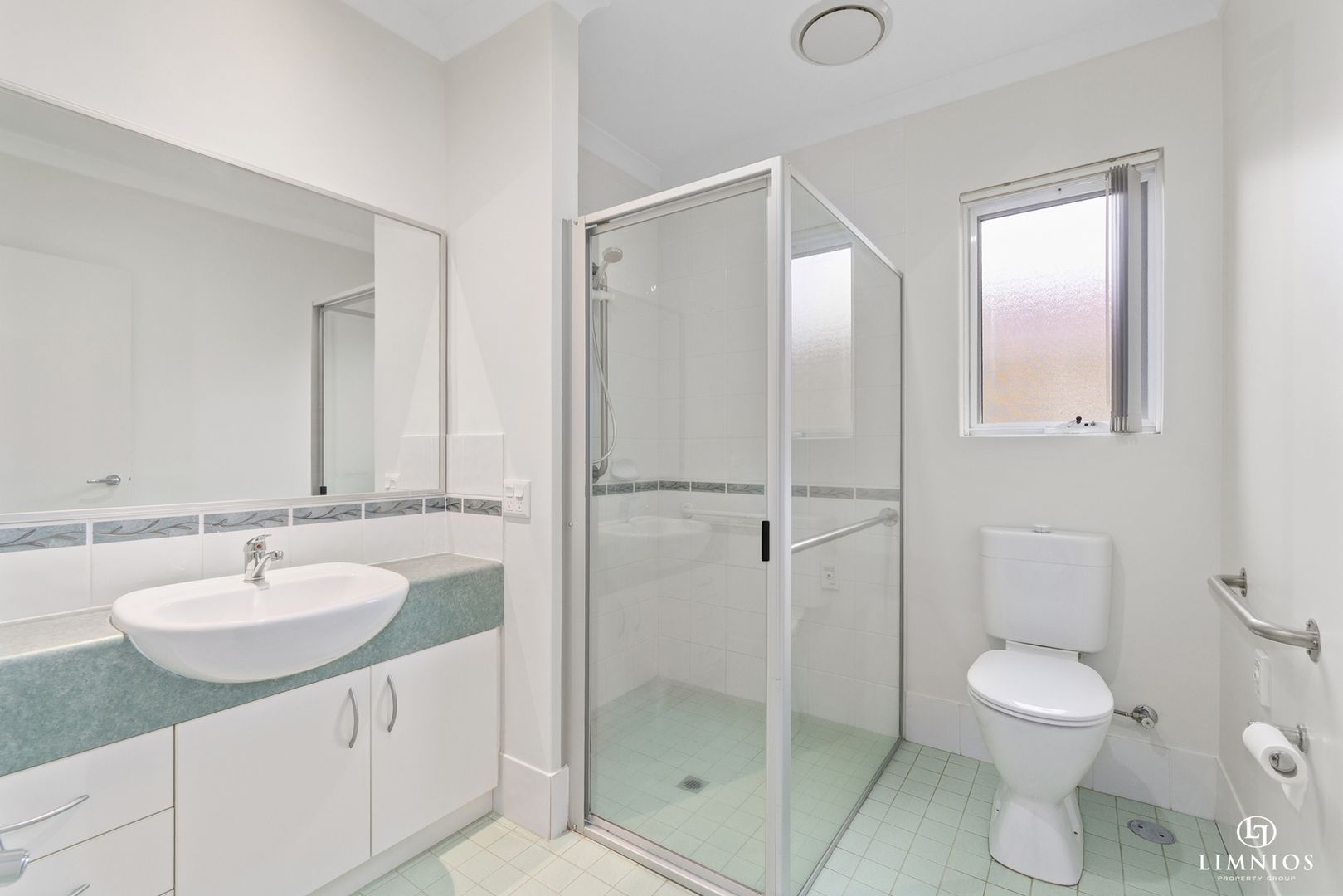 Stylish Two-Bedroom Villa with Clubhouse and Pool Access