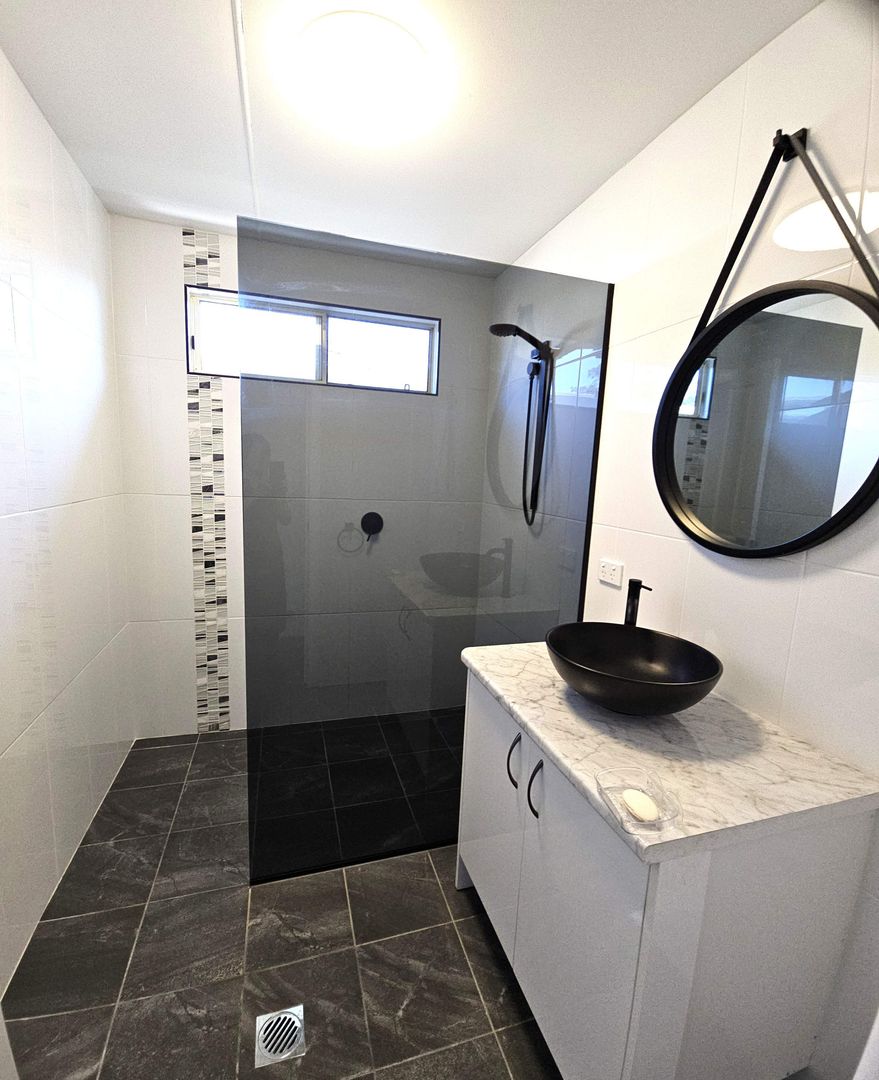 Stylishly upgraded 2-Bedroom House Ready &Right Where You Want to Be 