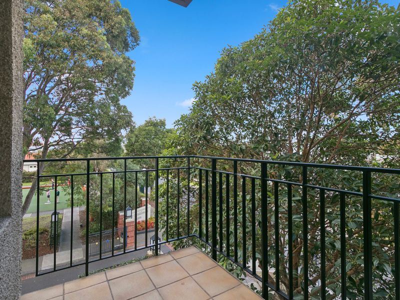 Refurbished Apartment with Leafy Balcony Retreat