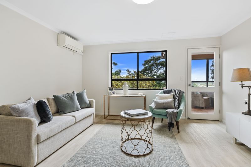 Spacious one-bedroom apartment with views