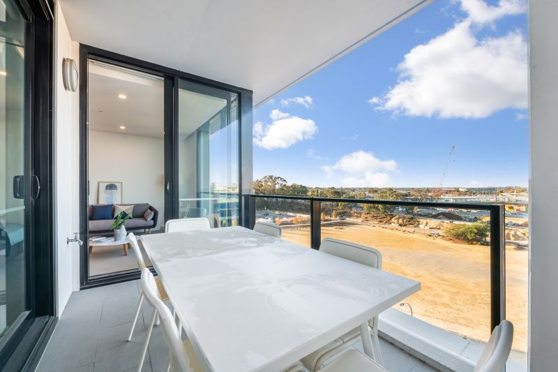 Great Location, Modern & Professional Lifestyle!