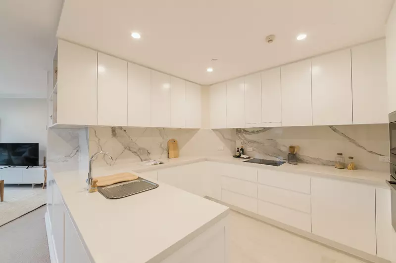 Elevated Apartment with Views Over Rushcutters Bay