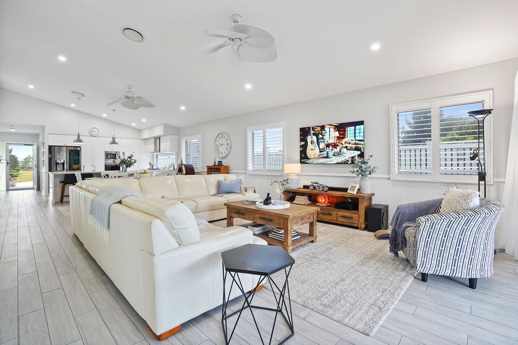 220 Beachmere Bay