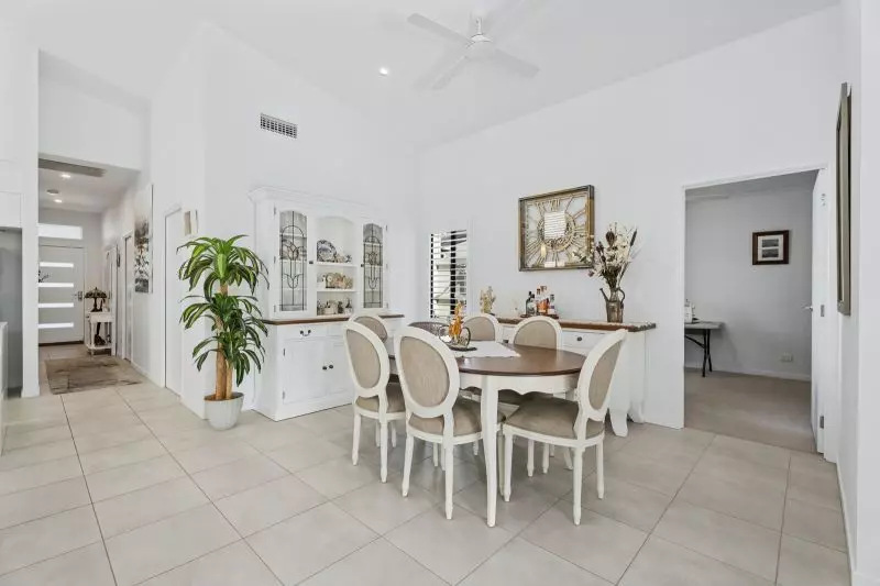 Site 82 - Established Heron