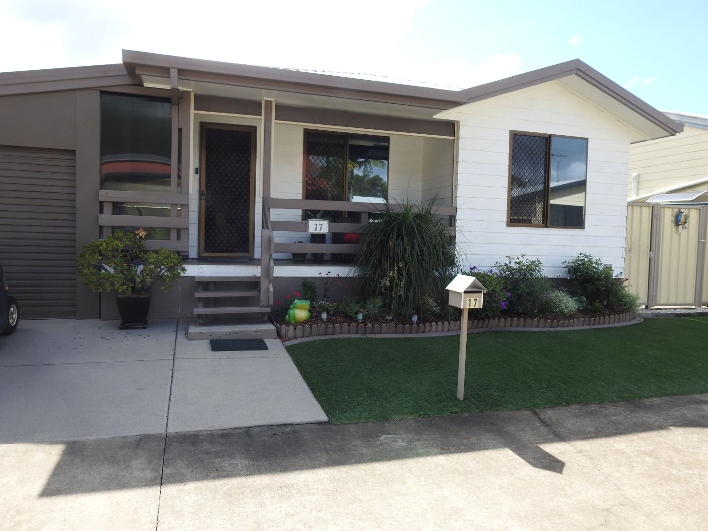 Delightful renovated Cottage in Rustic Court