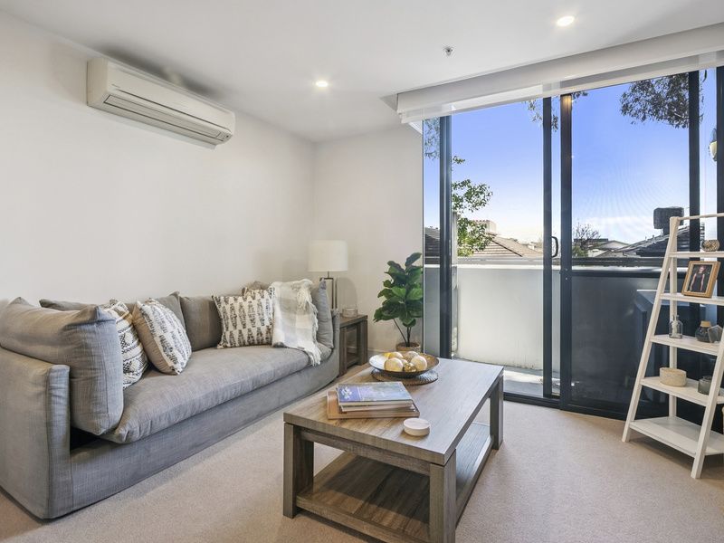 Contemporary Apartment with Modern Finishes