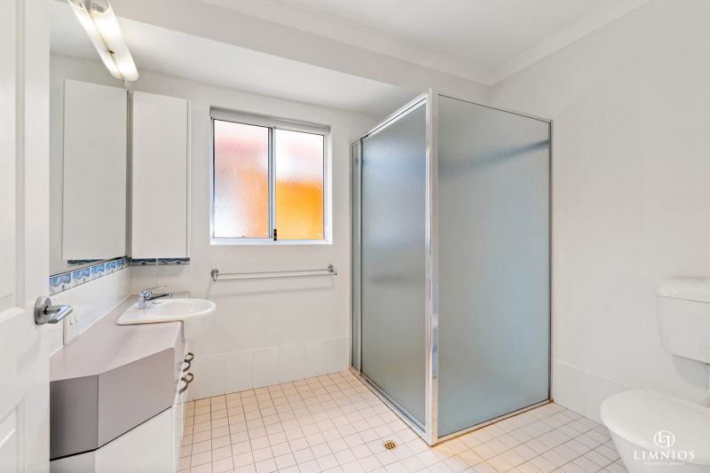 SOLD! Location Meets Lifestyle in Every Detail
Live Beautifully in a Quiet Wembley Villa
Designed for Downsizing