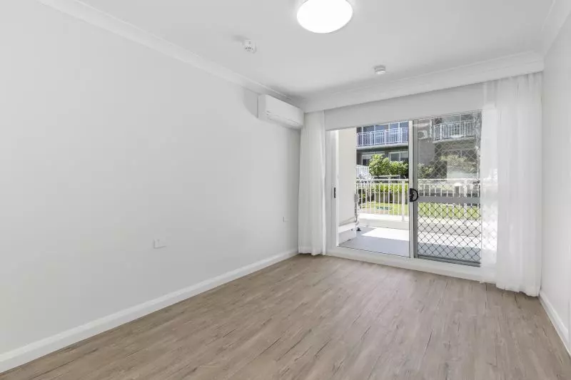 Beautifully refurbished one bedroom serviced apartment with separate bedroom and ensuite plus kitchenette and balcony