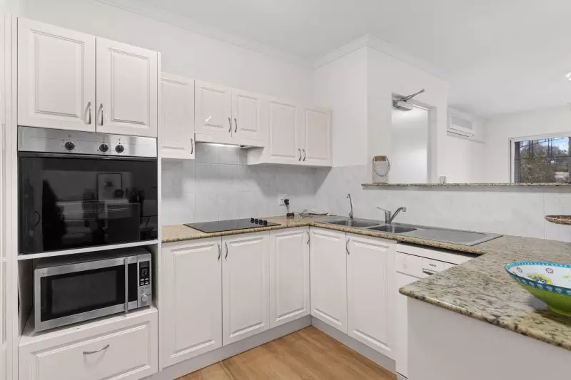 Three Bedroom Retirement Home, Don't Miss Out.....