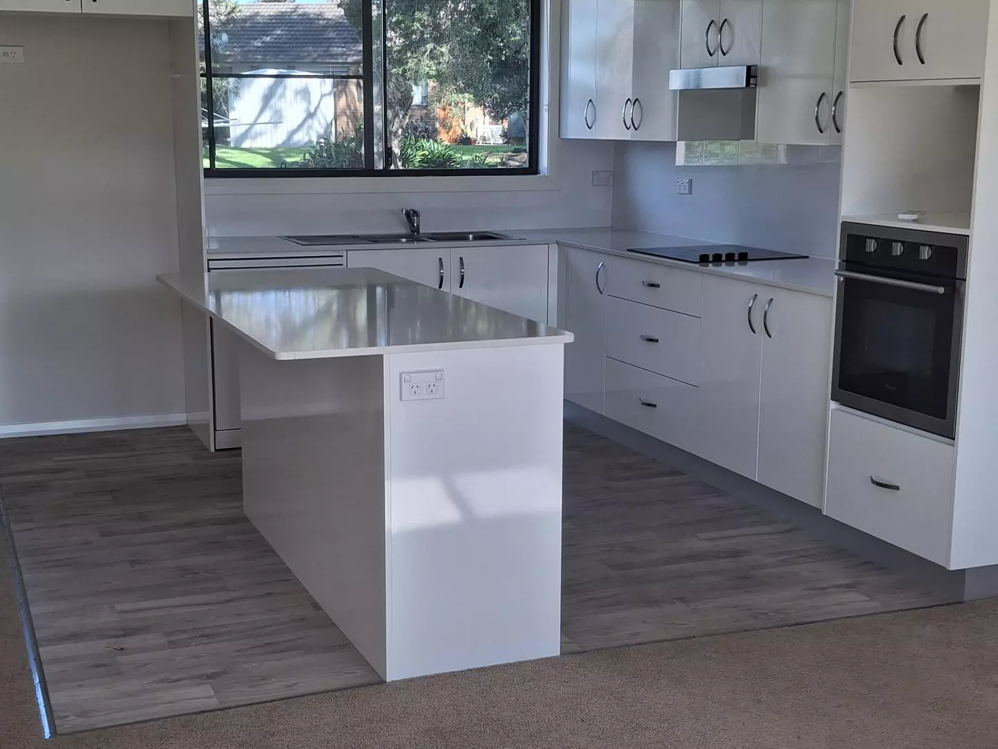 Spacious and Bright 2 Bedroom Room Home