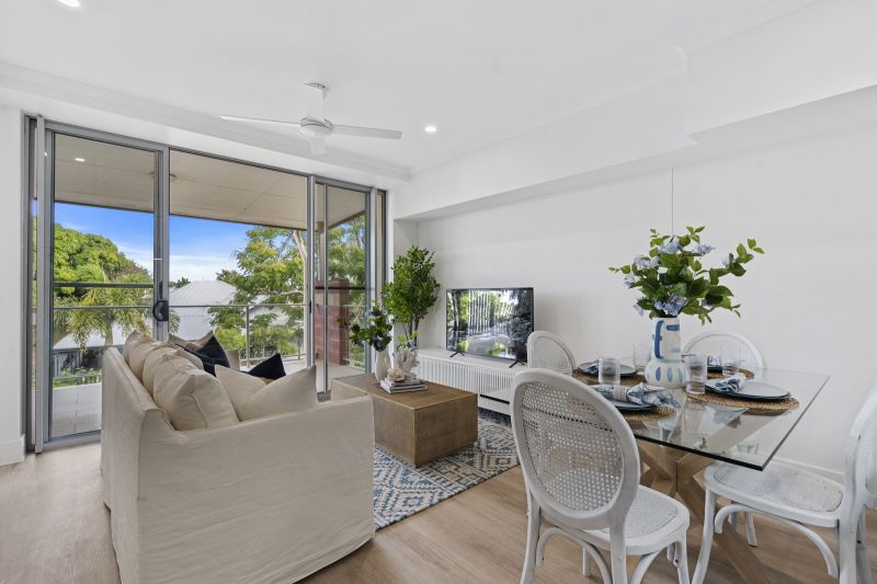 Top Level Spacious 2-bedroom Apartment