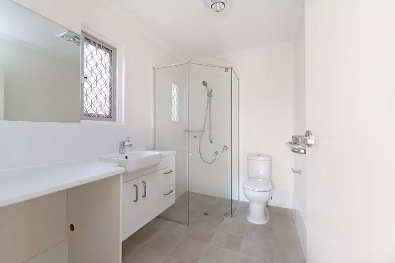 Live in this lovely unit while accessing the level of support you need when you need it!