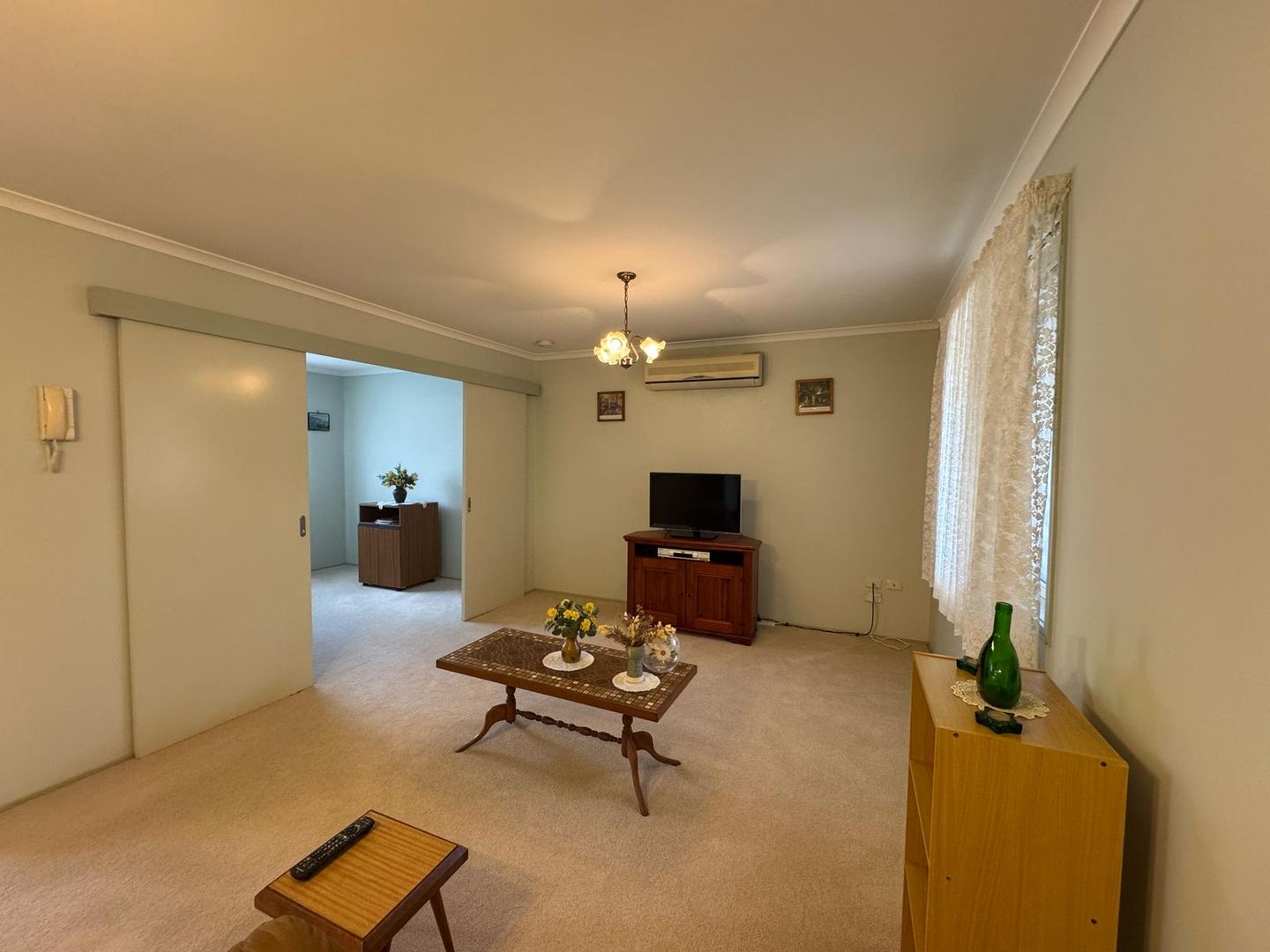 Ready to move ?  2 Bedroom + Study - Fully Fenced for your pets!