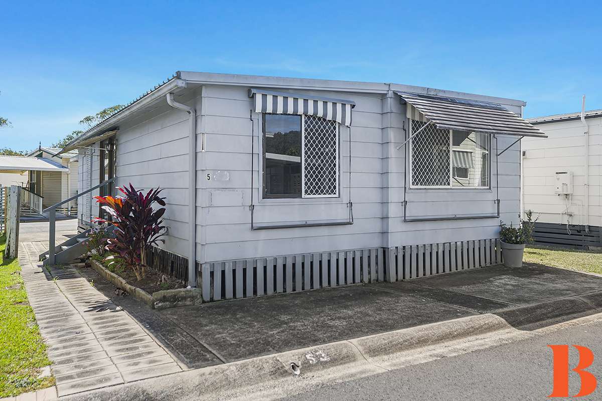 Magnificent Value ! Easy Care Site - Walk to Shopping and Bus - 50 metres to Swimming Pool