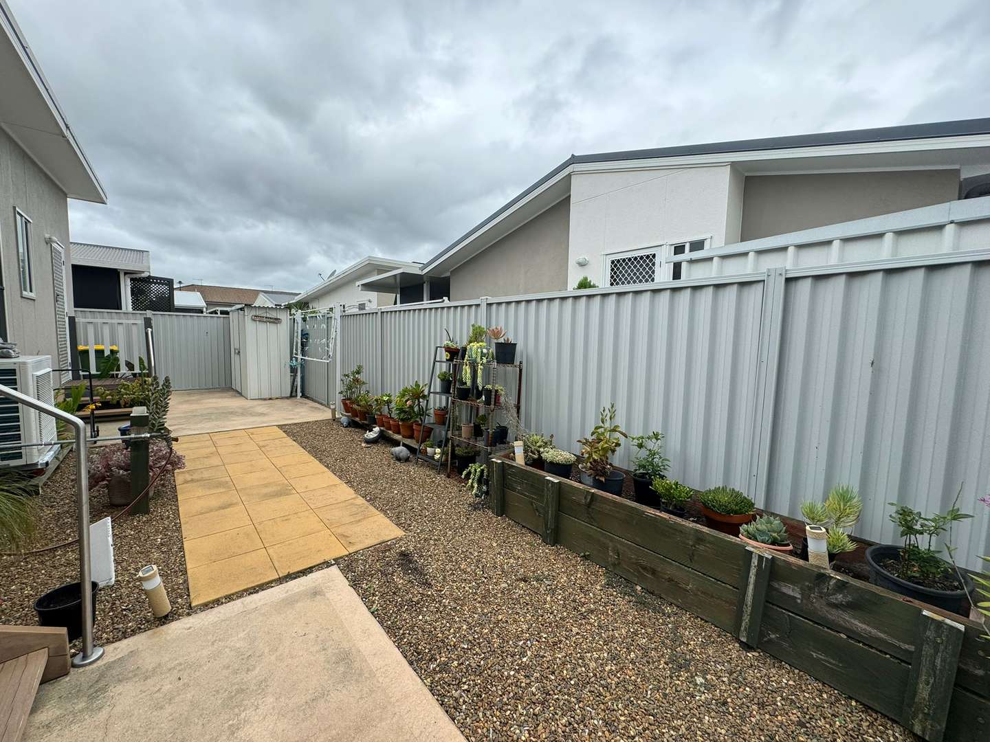 MOVE IN! NOTHING TO DO! Located in an Over 50's Lifestyle Living Complex.