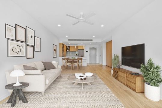 Ground Floor Living & Golf Course Views