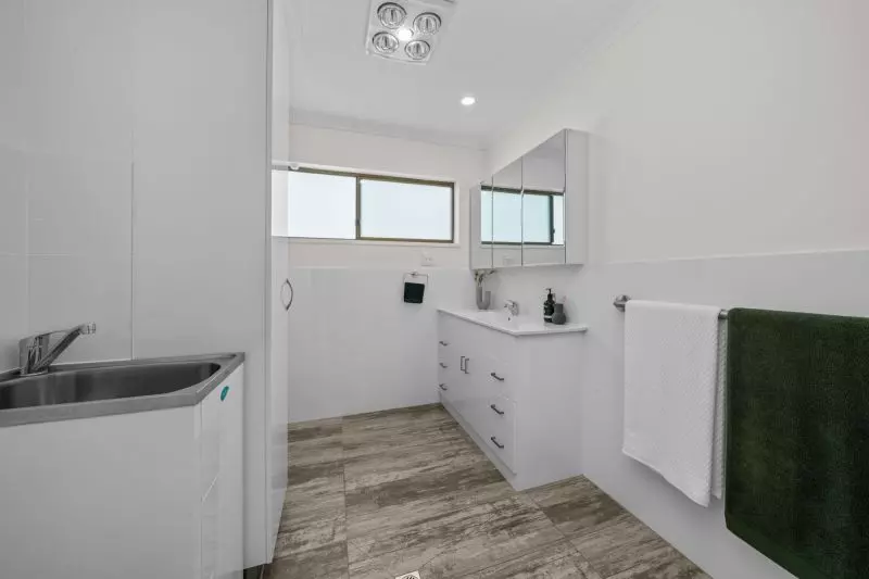 Modern villa with views of Bilton Bay