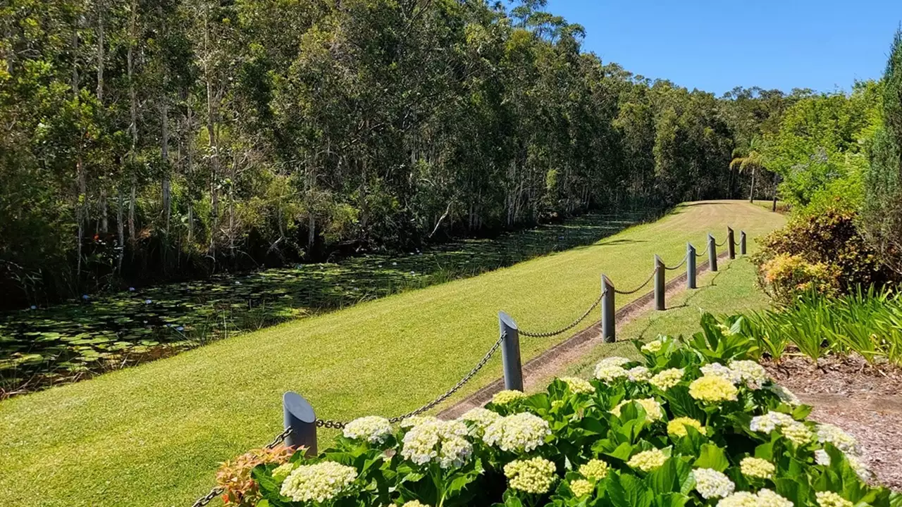 Spacious 3 Bedroom Home - Views over Nature Reserve