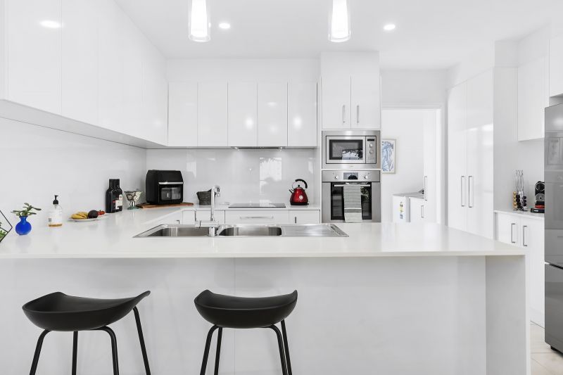 Stunning Three-Bedroom Residence- Full of Natural Light and Modern Inclusions!